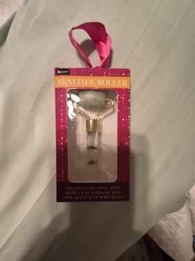 Source Unknown Green & Gold Mini Jade Roller Facial Massager